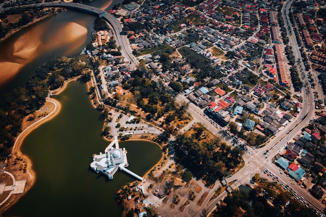 7 Affordable Small Towns in the US with Fast Internet Connection