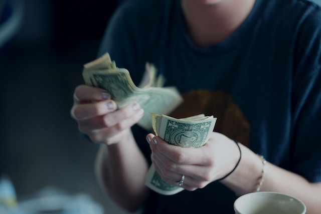 Financial Resolutions for the New Year: Tips for Effective Money Management in 2023